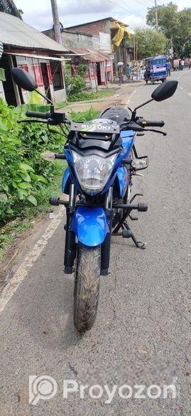 Suzuki Gixxer . 2020
