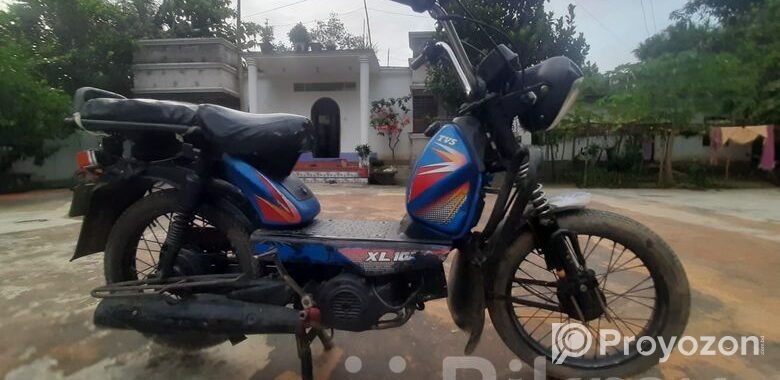 TVS XL 100 . 2018