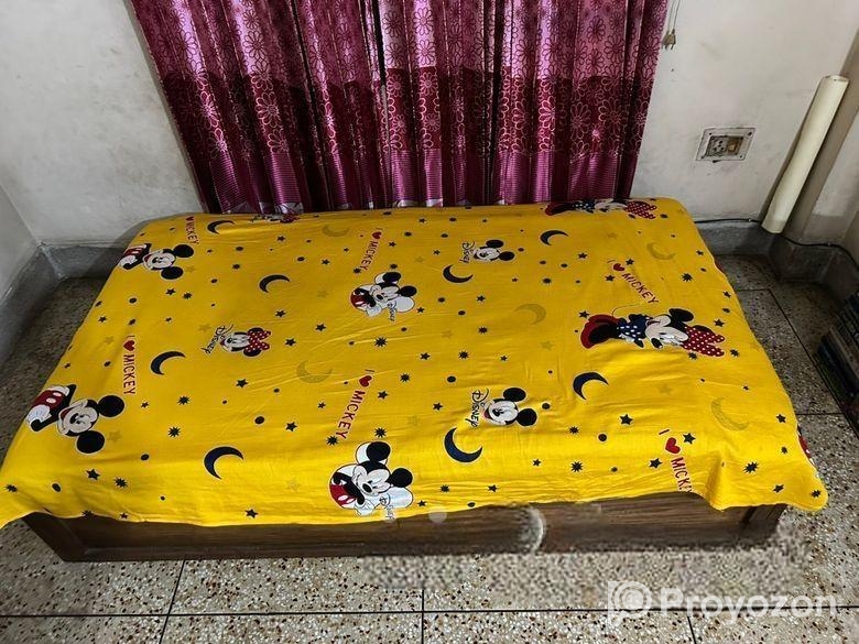 Box Bed (6.37 feet by 4 )