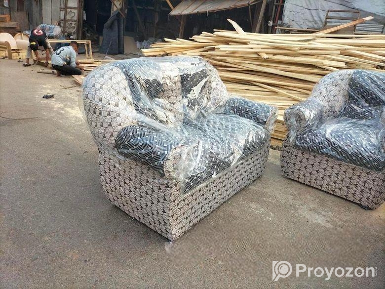 2+1+2/5সিট ঢাকাইয়া দুই কালারের গতি সোফা