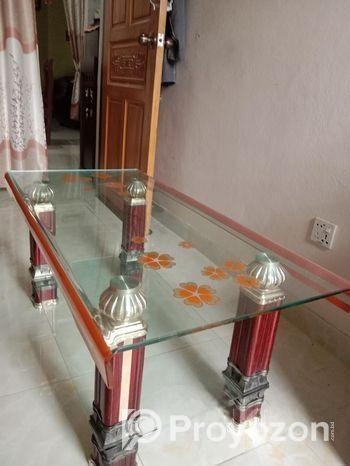 সেন্টার টেবিল