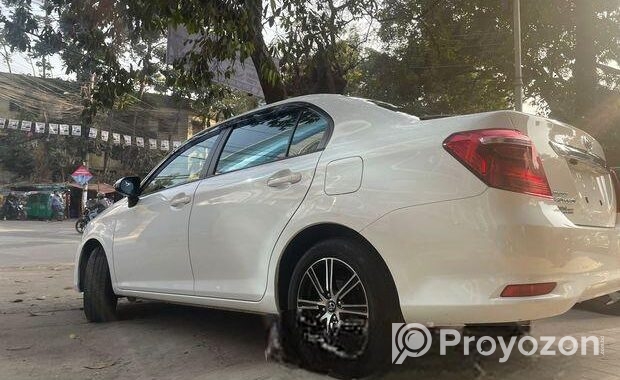 Toyota Axio 2018