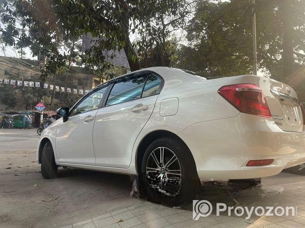 Toyota Axio 2018