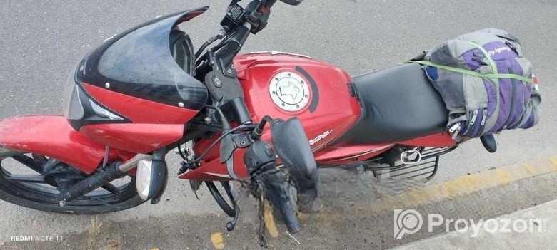Bajaj Pulsar 150 . 2019