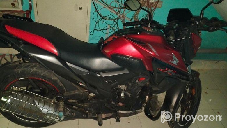 Honda X Blade 2021