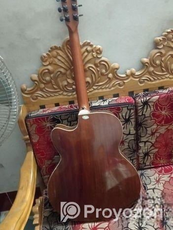 গিটার বিক্রি হবে
