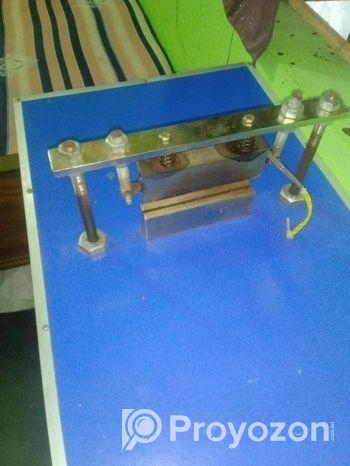 রোবো আইস লালি মেশিন।
