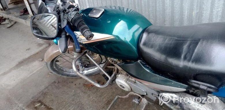 Bajaj Boxer . 2016