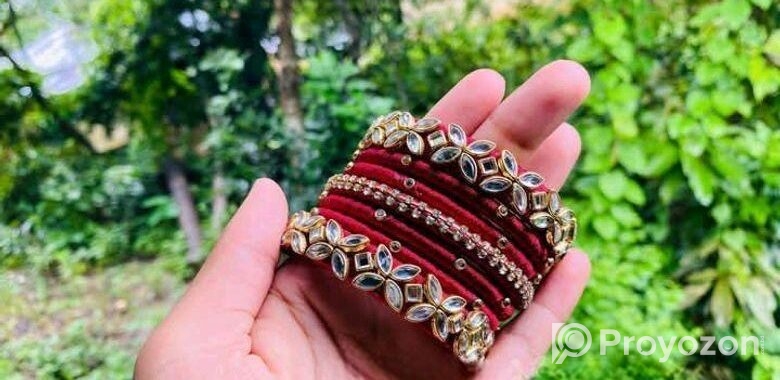 হাতের তৈরি ইউনিক সব চুড়ির কালেকশন