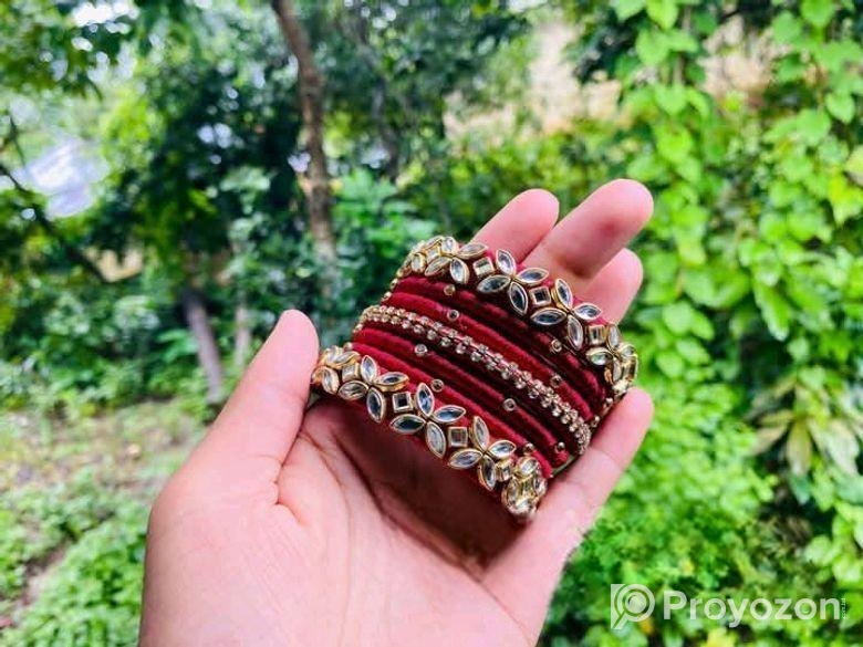 হাতের তৈরি ইউনিক সব চুড়ির কালেকশন