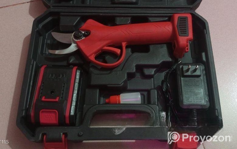 Tree pruning machine