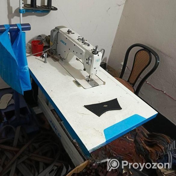 হাইড্রোলিক কাটিং মেশিন সহ জুতার কারখানার সকল সেটআপ বিক্রি কর