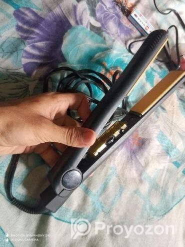 একটি হেয়ার স্ট্রেটনার বিক্রি করা হবে।