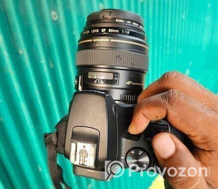 Canon EOS 250D | 85mm Lens