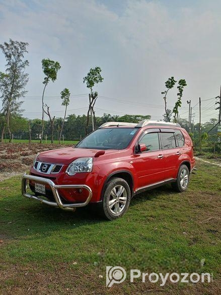 Nissan X-Trail . 2025