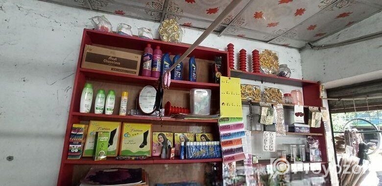 দোকানের মালামাল বিক্রি হবে