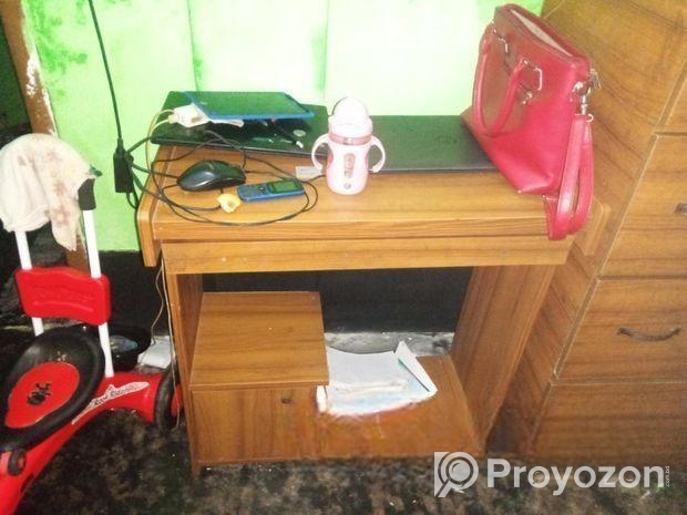 অটবি কম্পিউটার টেবিল