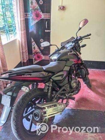 Bajaj Pulsar 150 . 2020