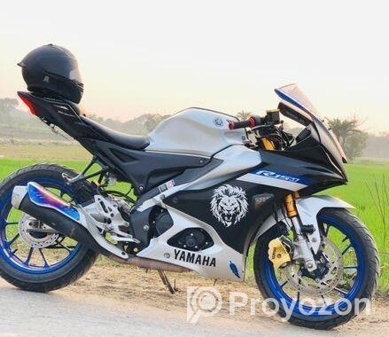 Yamaha R15 M . 2023