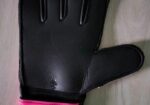 Football goalkeeper glubs