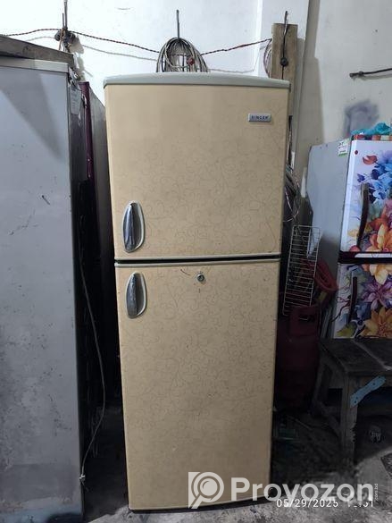 সিঙ্গার ফ্রিজ ১২ Cft বিক্রি করা হবে