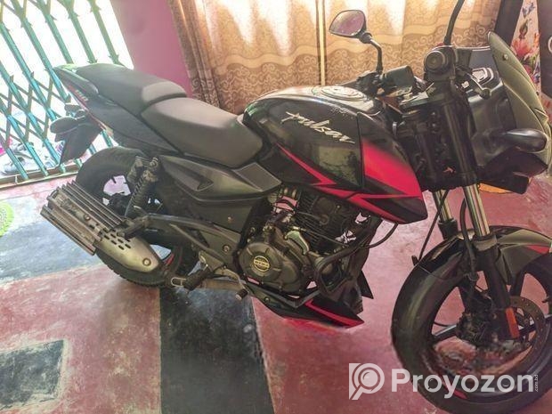 Bajaj Pulsar 150 . 2020