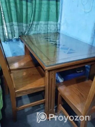 ডাইনিং টেবিল সহ ৪ চেয়ার