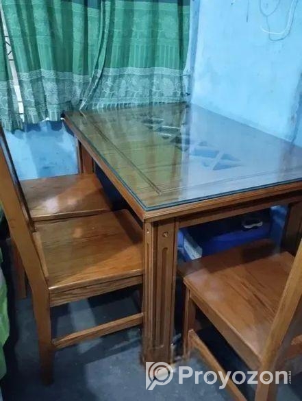 ডাইনিং টেবিল সহ ৪ চেয়ার