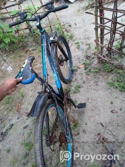 সাইকেলটা বিক্রি হবে