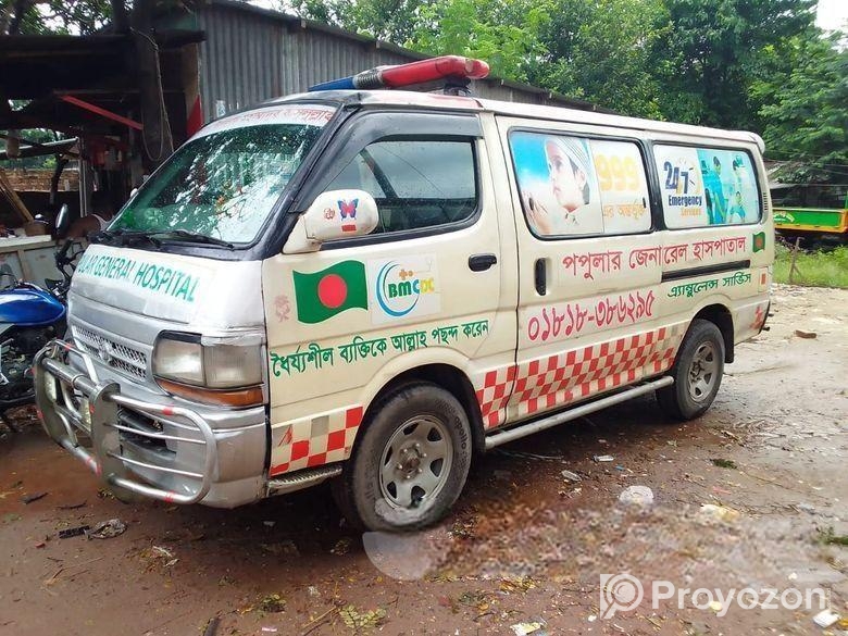 Toyota Hiace ambulance 2003