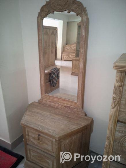 কাঠের ড্রেসিং টেবিল বিক্রি হবে