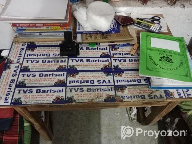 টেবিল চেয়ার বিক্রি হবে