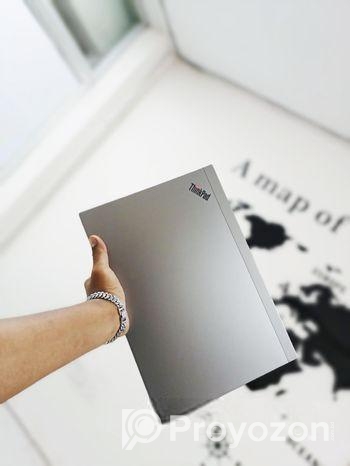 Lenovo Thinkpad T490s – Built for Power Users
