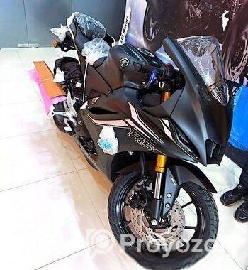 Yamaha R15 V4 . 2025