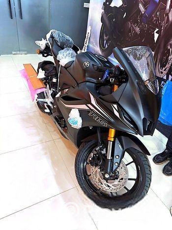 Yamaha R15 V4 . 2025