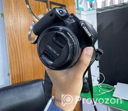 700 D camera