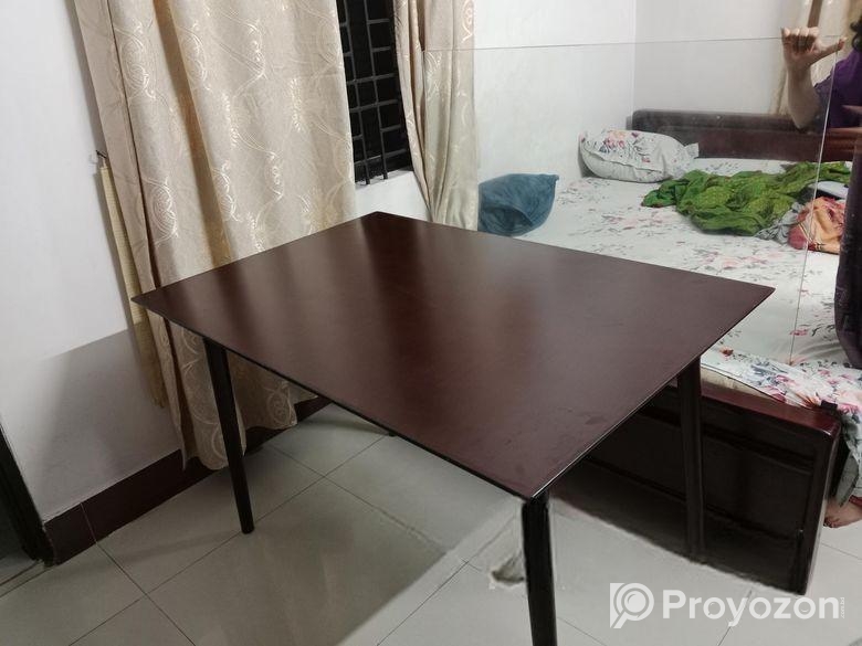 REGAL Dining table with Glass Cover