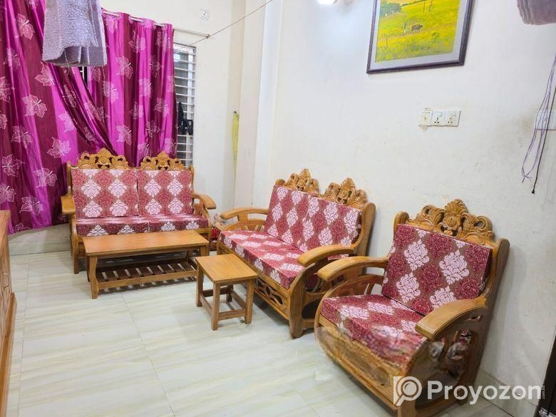 সেগুন কাঠের সোফা সম্পূর্ণ নতুন এ-র মতো আছে কোনো সমস্