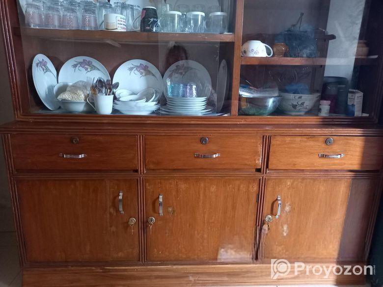 শোকেস বিক্রি করা হবে