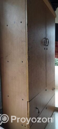 বোর্ডের আলমারি বিক্রি হবে