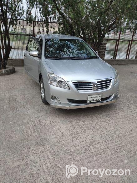 Toyota Premio . 2025