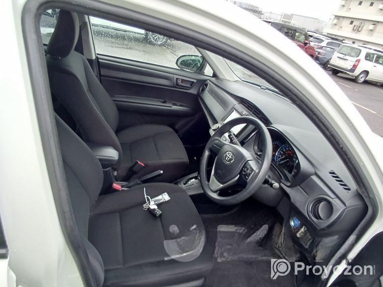 Toyota Axio HYBRID EX 2020