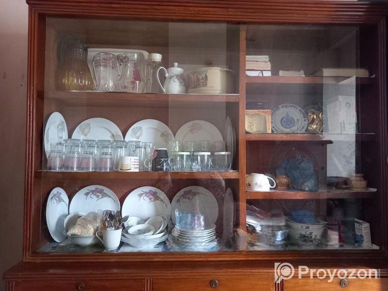 শোকেস বিক্রি করা হবে