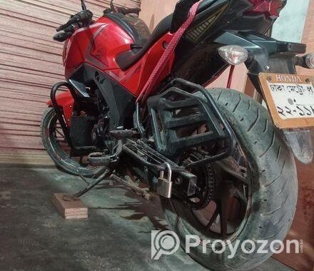Honda Hornet . 2019
