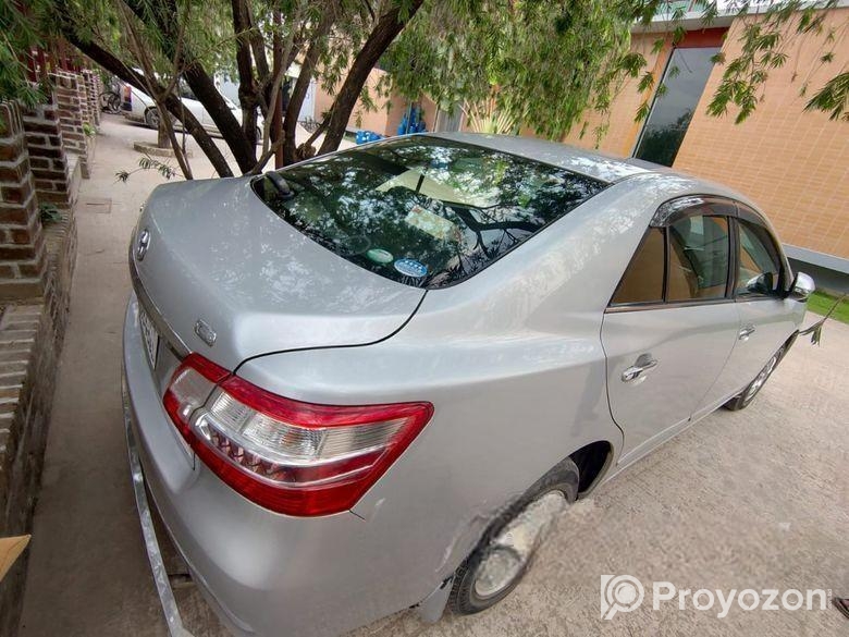 Toyota Premio . 2025