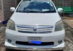 Toyota Raum rum 2004