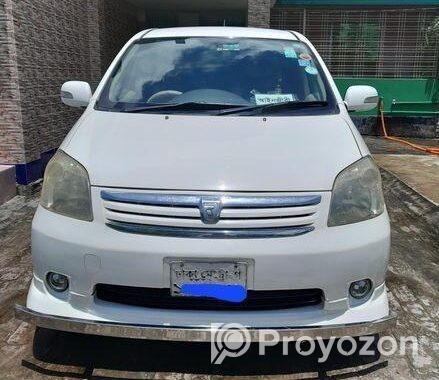 Toyota Raum rum 2004