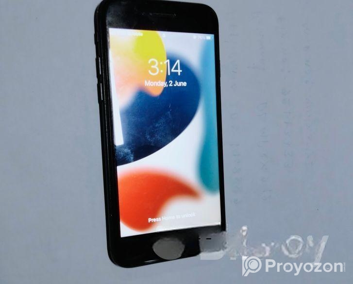 Apple iPhone 7 (Used)