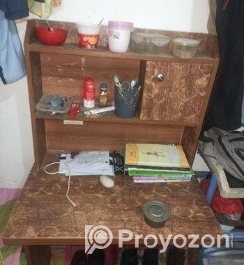 টেবিলটি বিক্রি করা হবে