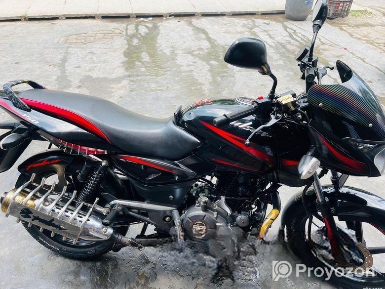 Bajaj Pulsar 150 . 2021